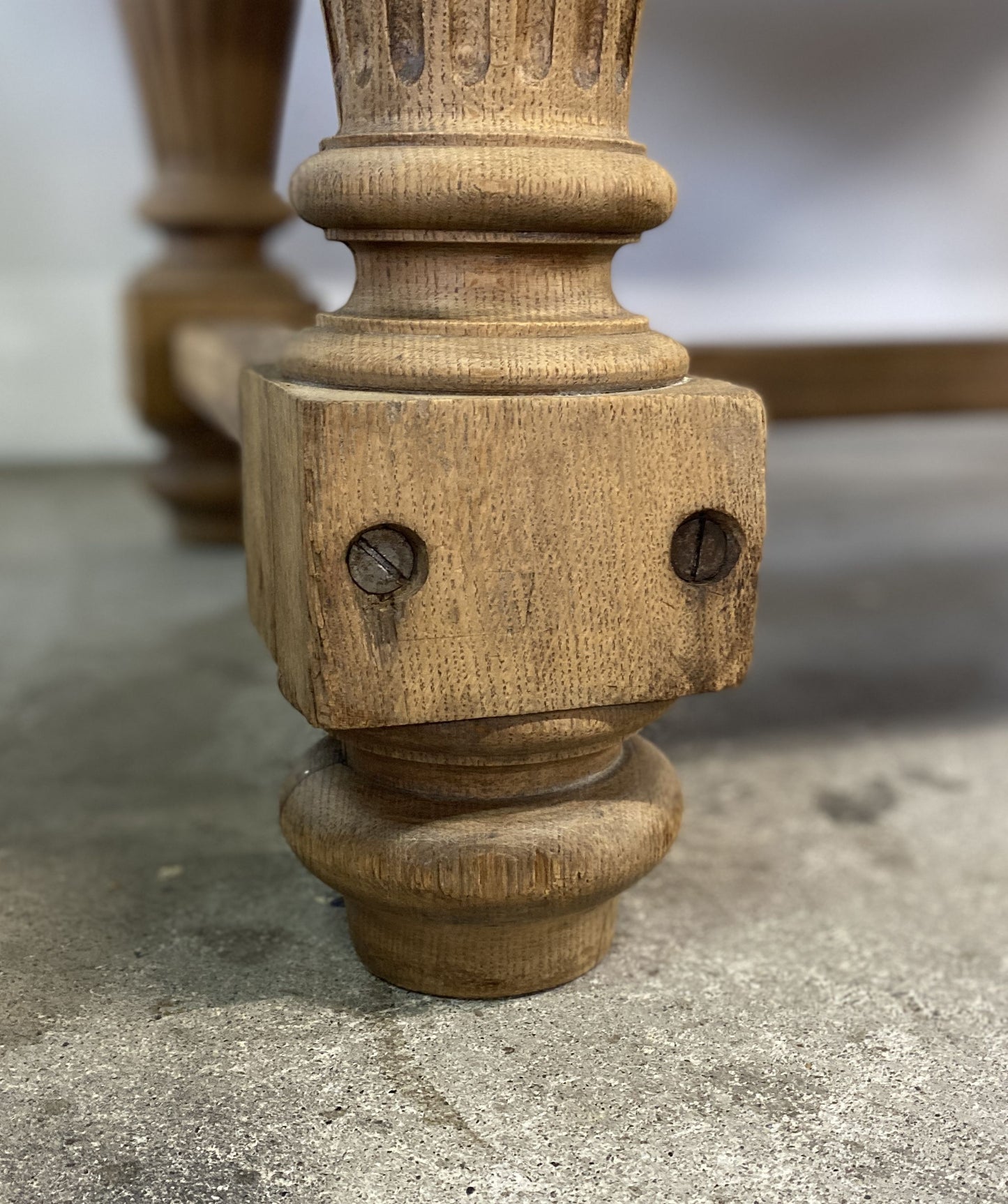 Height Adjust oak Table