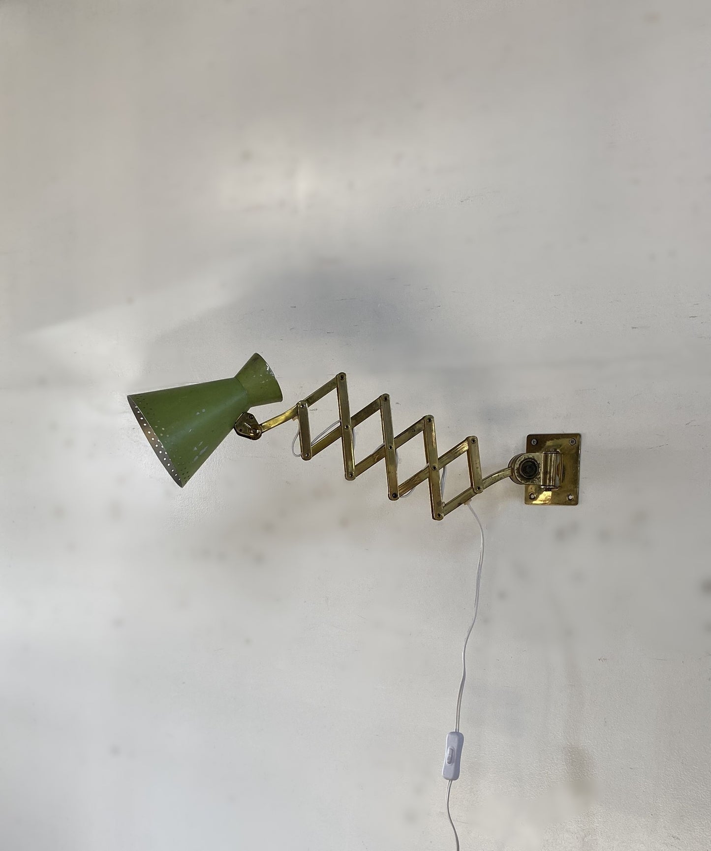 Brass Extendable Sissor Wall Lamp Diabolo Shade