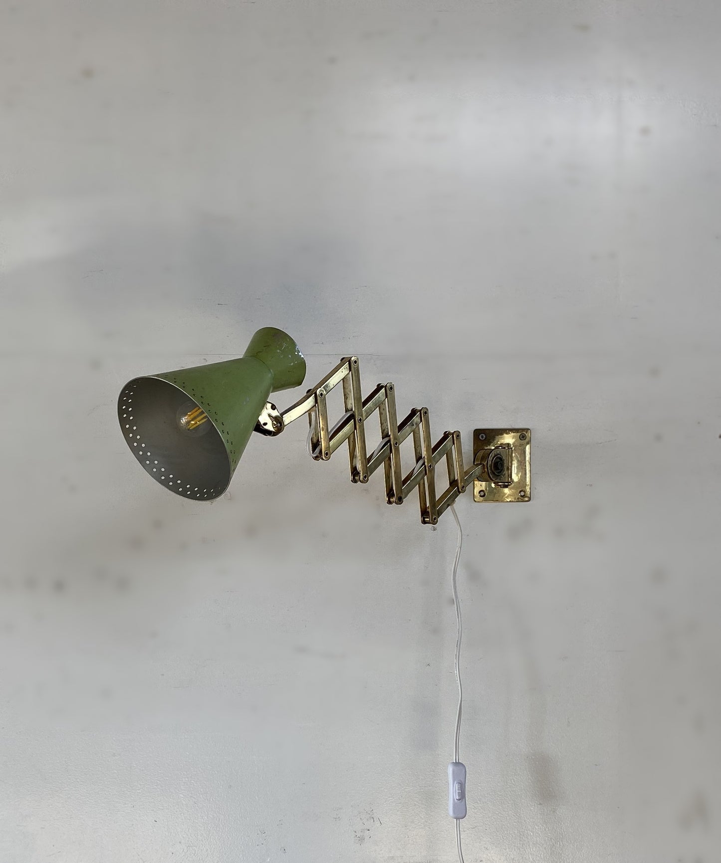 Brass Extendable Sissor Wall Lamp Diabolo Shade