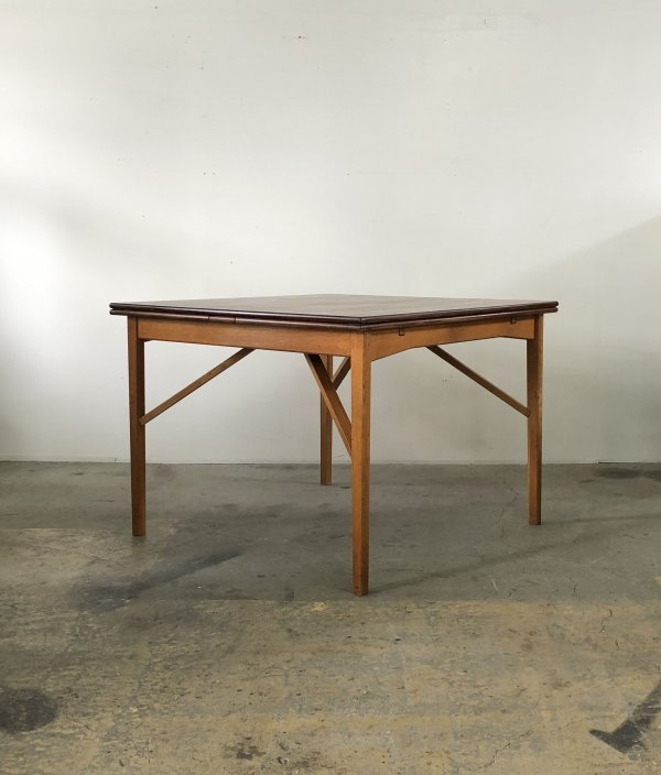 Swedish Extension Table