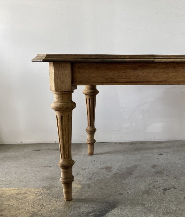 Octogonal oak table