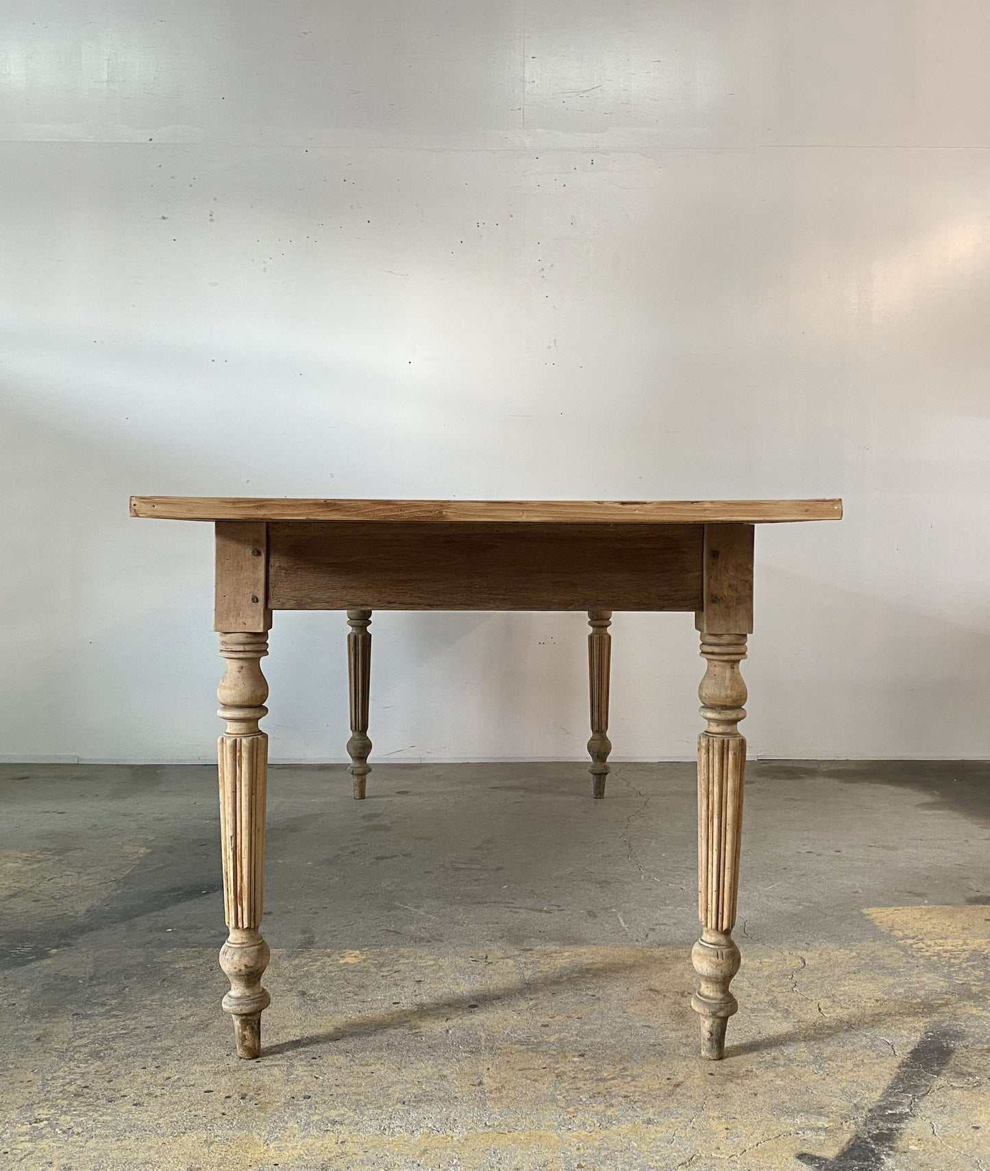 1dr French Table