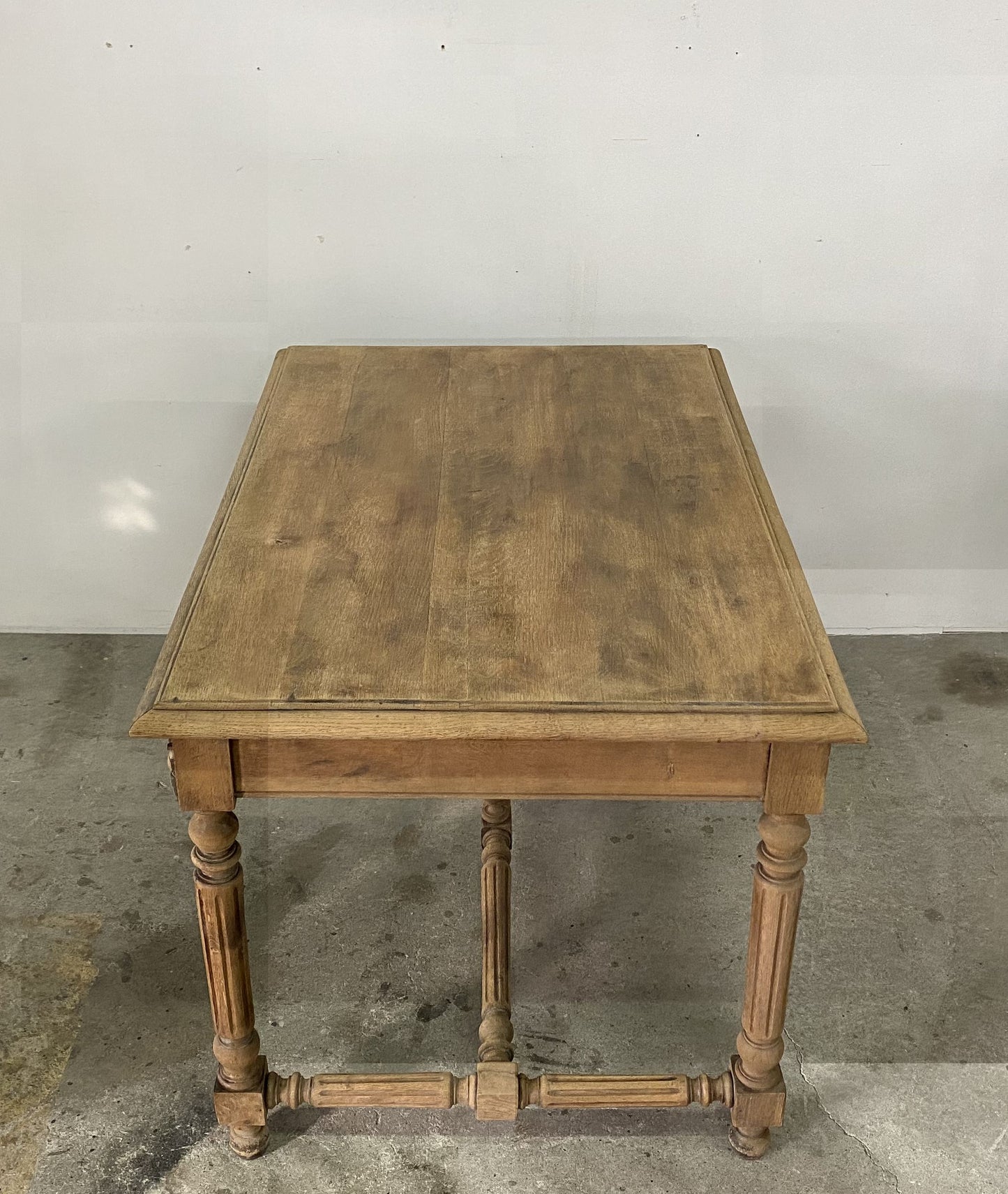 2dr French oak Table