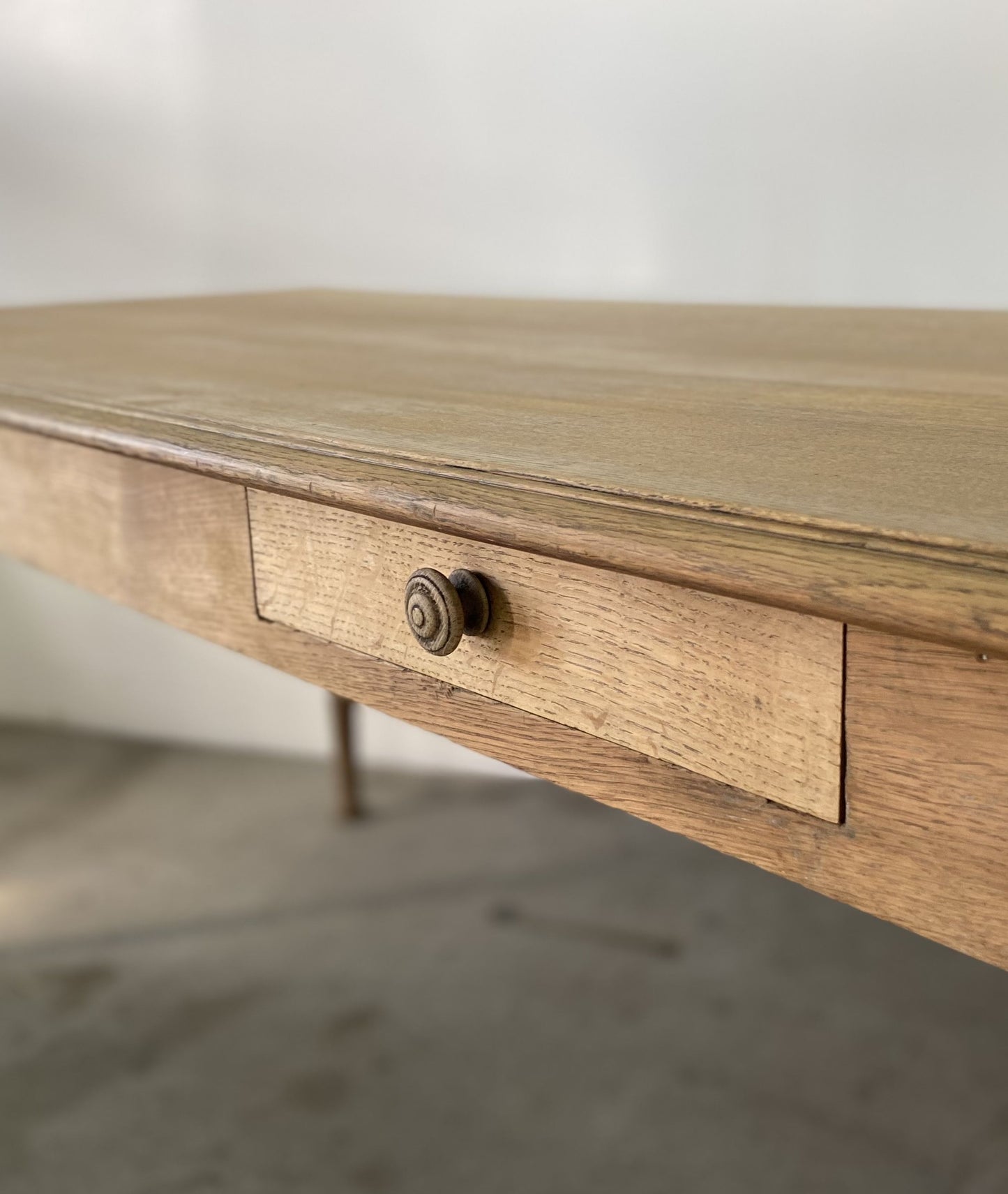 2dr French oak Table