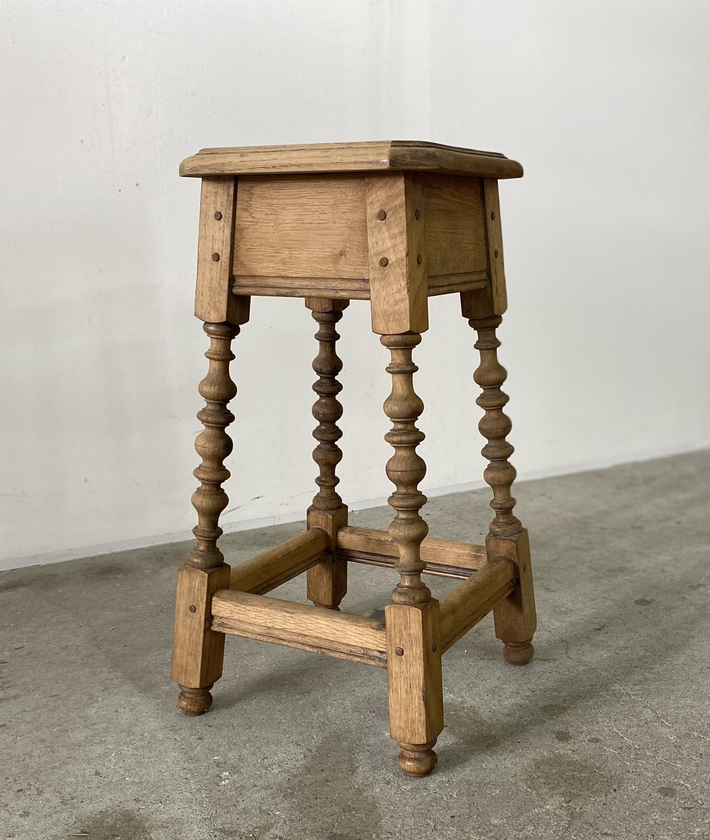 Rt Stool French Stool – Round trip Antiques